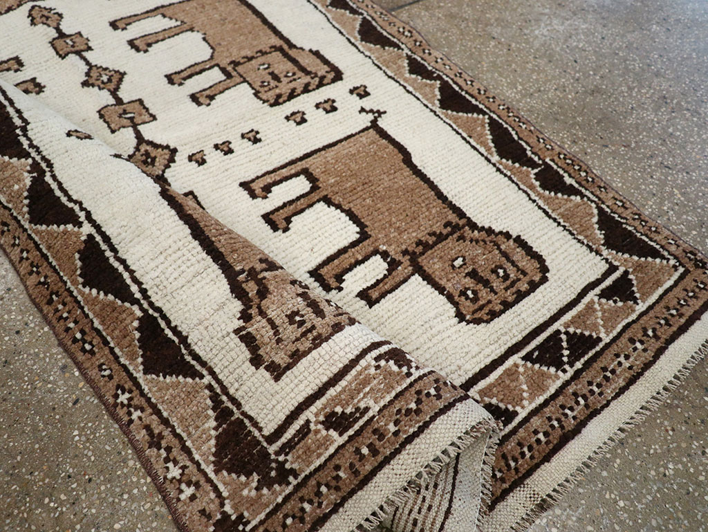 Vintage Turkish Anatolian Pictorial Runner, No.33265 - Gsblank