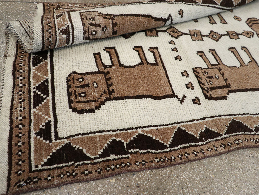 Vintage Turkish Anatolian Pictorial Runner, No.33265 - Gsblank