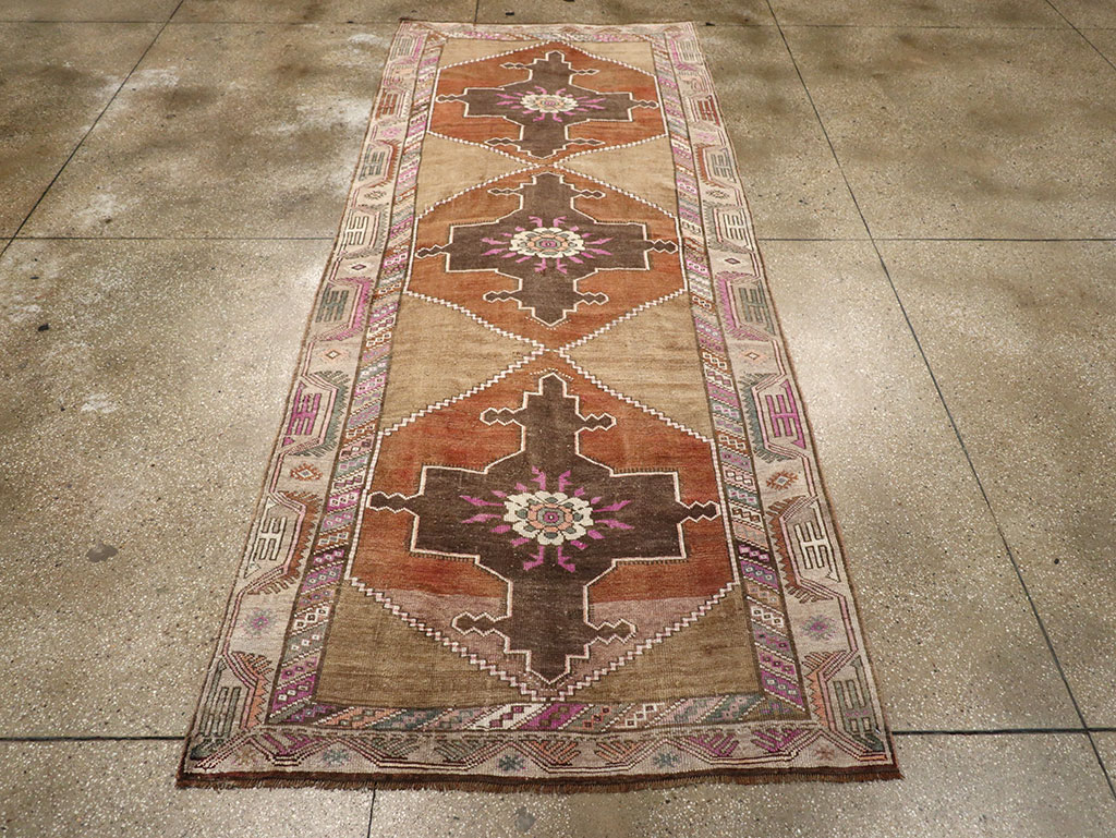 Vintage Turkish Anatolian Wide Gallery Runner, No.33268 - Gsblank