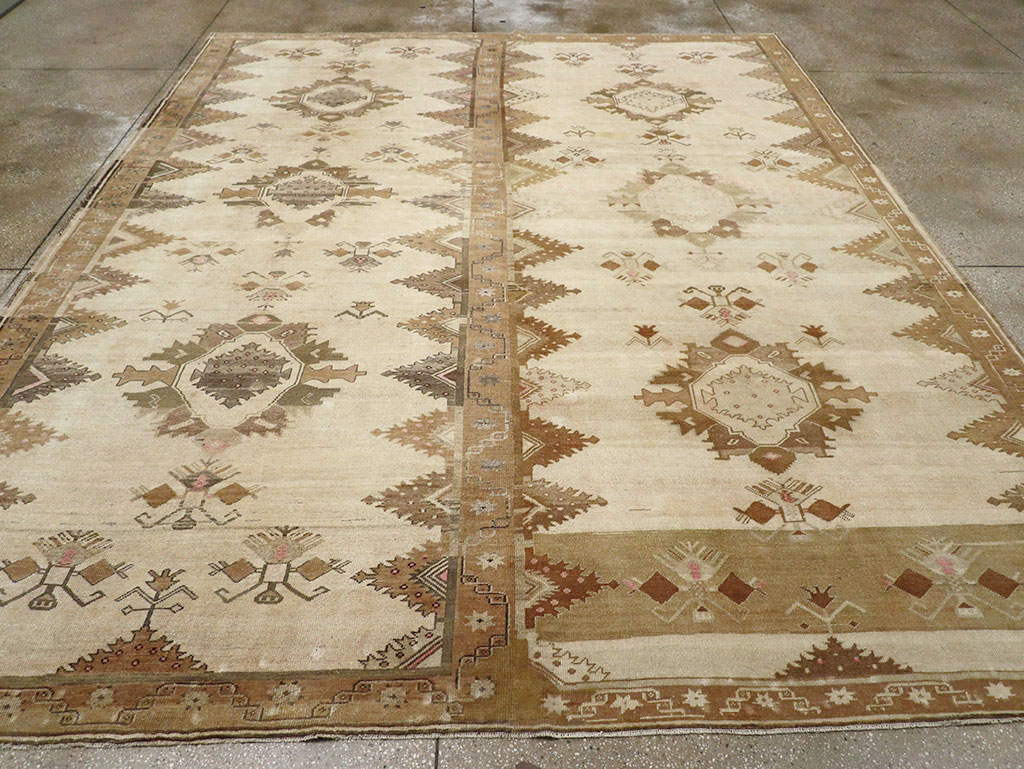 Vintage Turkish Anatolian Room Size Carpet, No.33273 - Gsblank