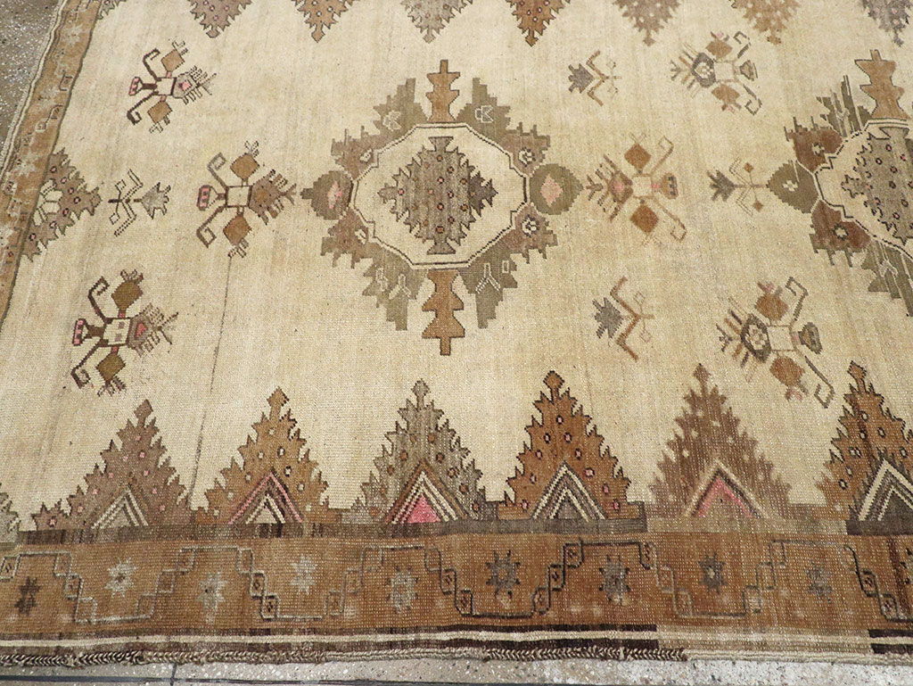 Vintage Turkish Anatolian Room Size Carpet, No.33273 - Gsblank