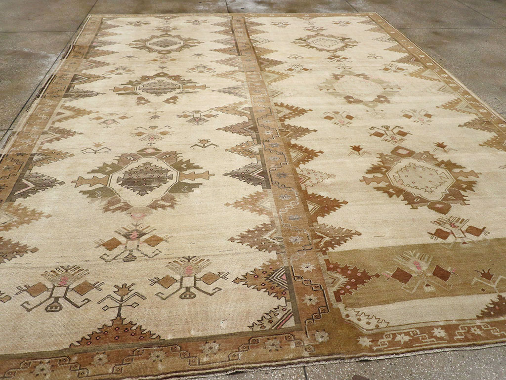 Vintage Turkish Anatolian Room Size Carpet, No.33273 - Gsblank