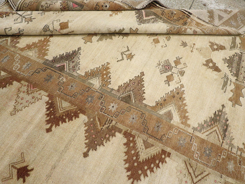 Vintage Turkish Anatolian Room Size Carpet, No.33273 - Gsblank