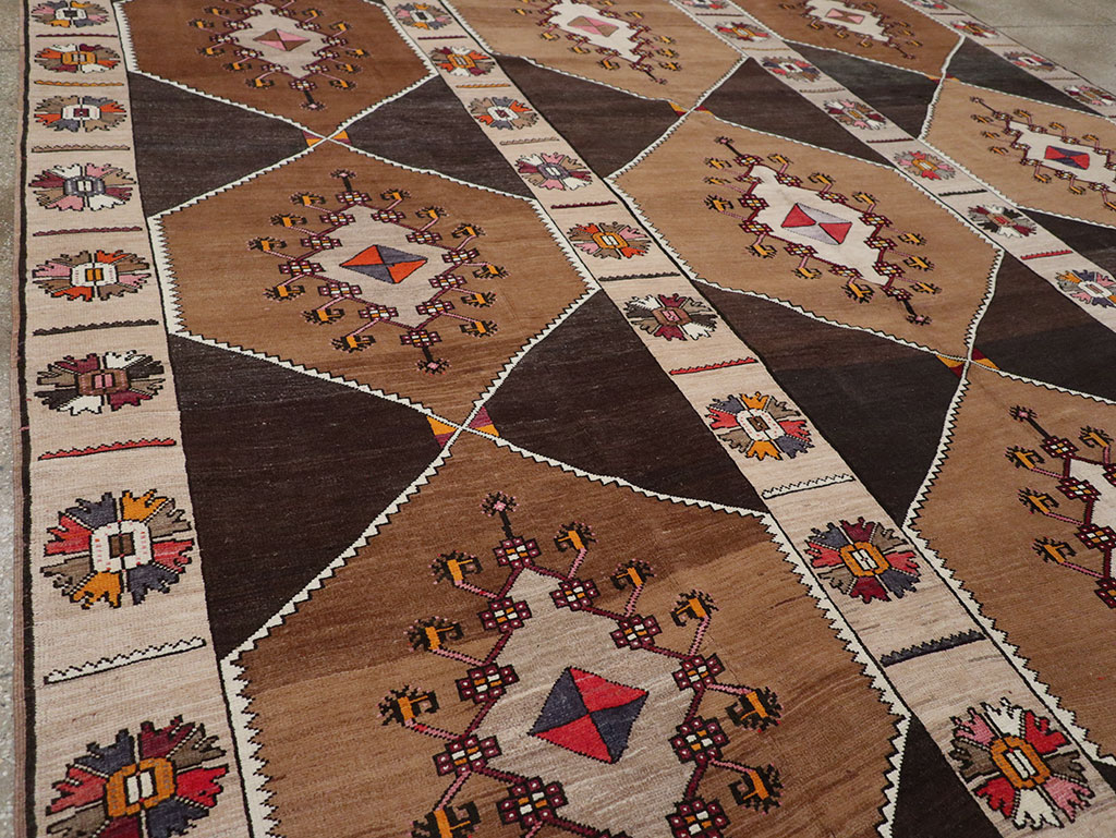 Vintage Turkish Anatolian Room Size Carpet, No.33275 - Gsblank