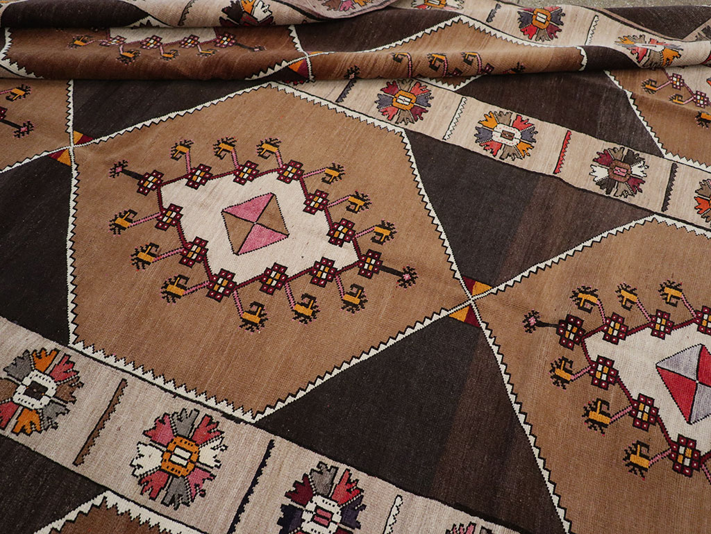 Vintage Turkish Anatolian Room Size Carpet, No.33275 - Gsblank