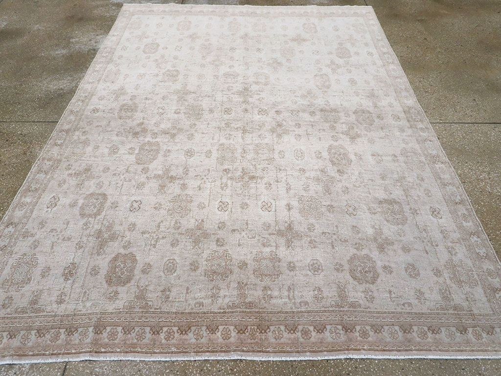 Vintage Turkish Anatolian Accent Rug, No.33278 - Gsblank