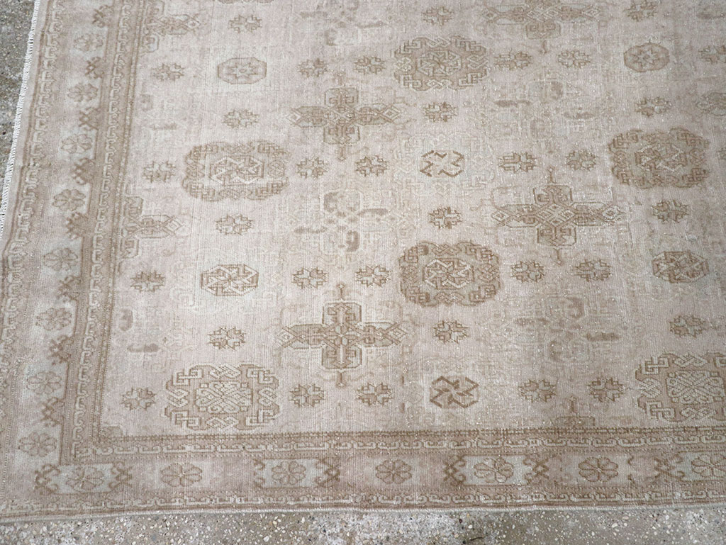 Vintage Turkish Anatolian Accent Rug, No.33278 - Gsblank