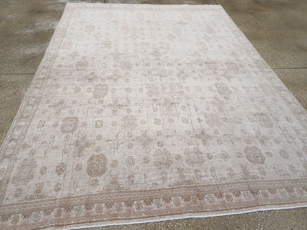 Vintage Turkish Anatolian Accent Rug, No.33278 - Gsblank