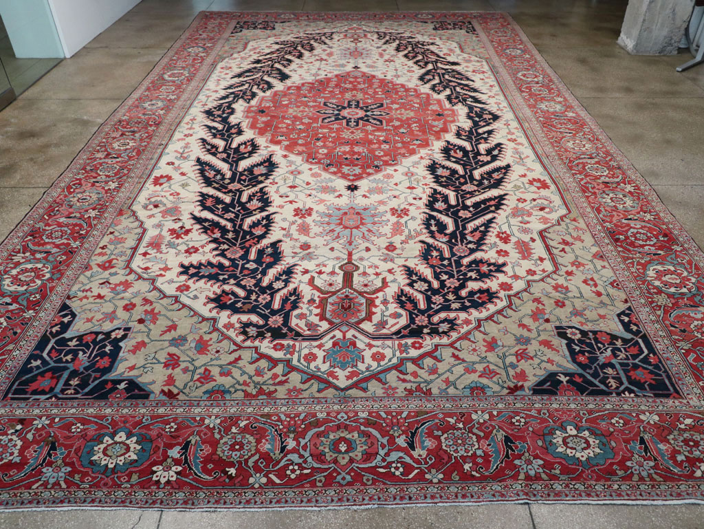 Antique Persian Serapi Oversize Carpet, No.33297 - Gsblank