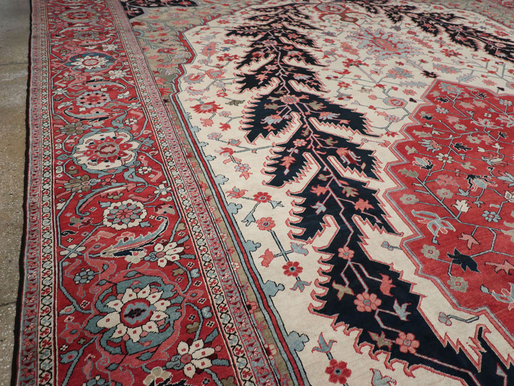 Antique Persian Serapi Oversize Carpet, No.33297 - Gsblank
