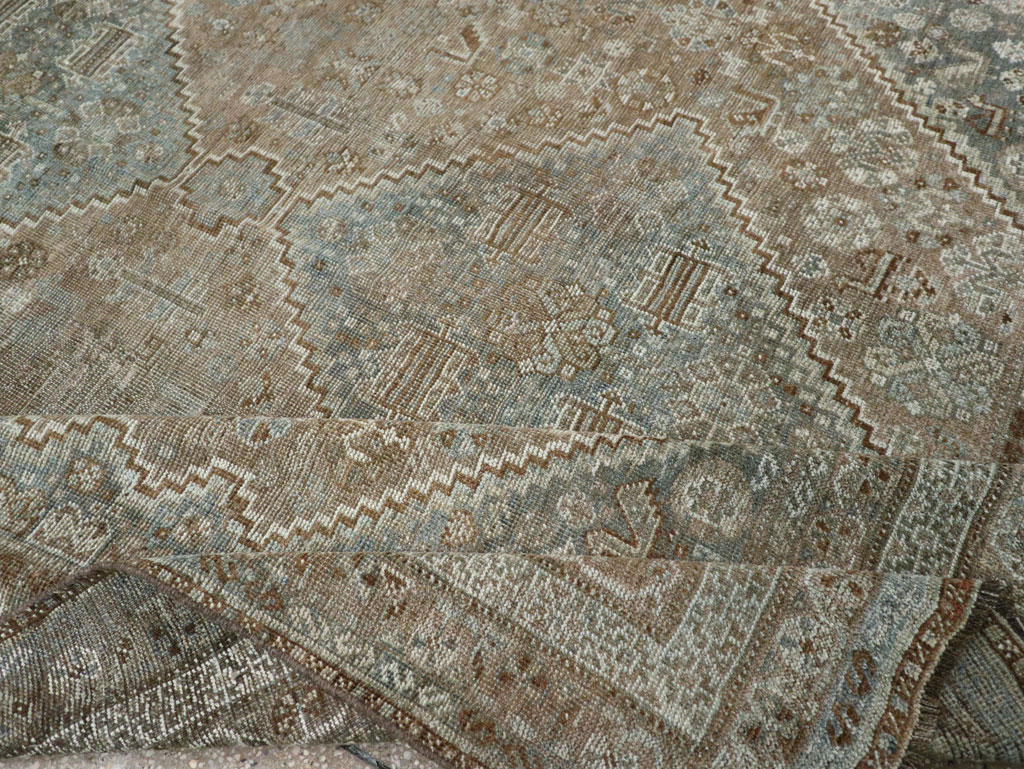 Vintage Persian Shiraz Accent Carpet, No.33310 - Gsblank