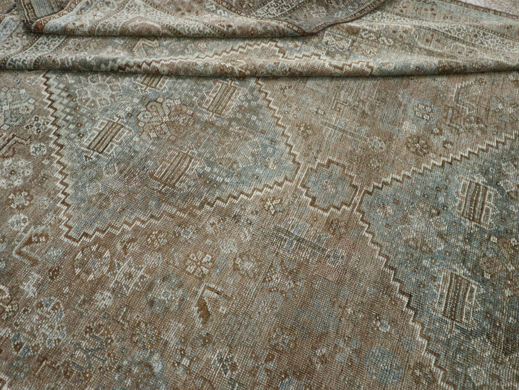 Vintage Persian Shiraz Accent Carpet, No.33310 - Gsblank