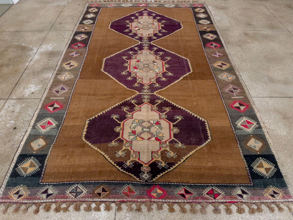 Vintage Turkish Anatolian Tribal Room Size Carpet, No.33346 - Gsblank