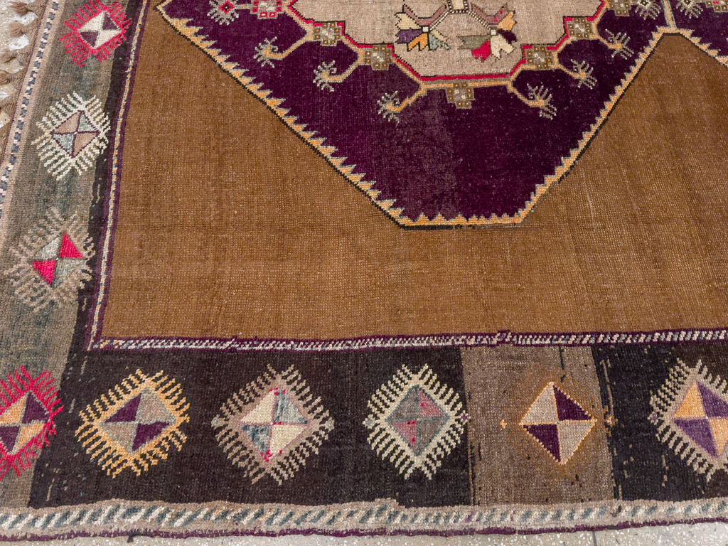 Vintage Turkish Anatolian Tribal Room Size Carpet, No.33346 - Gsblank