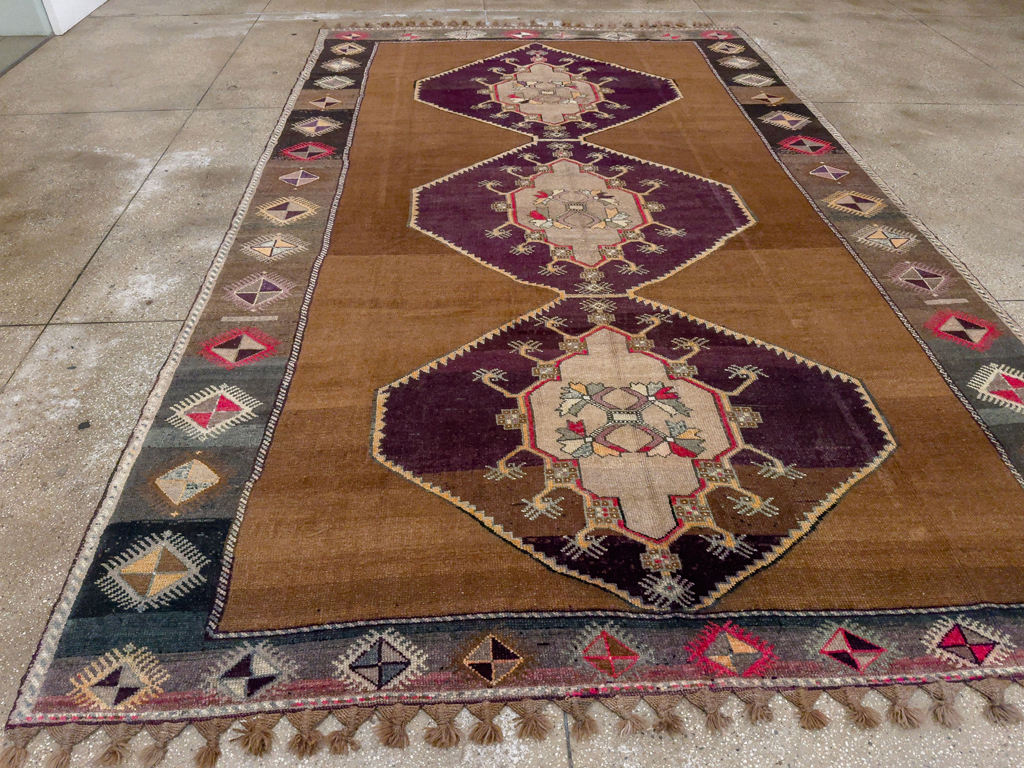 Vintage Turkish Anatolian Tribal Room Size Carpet, No.33346 - Gsblank