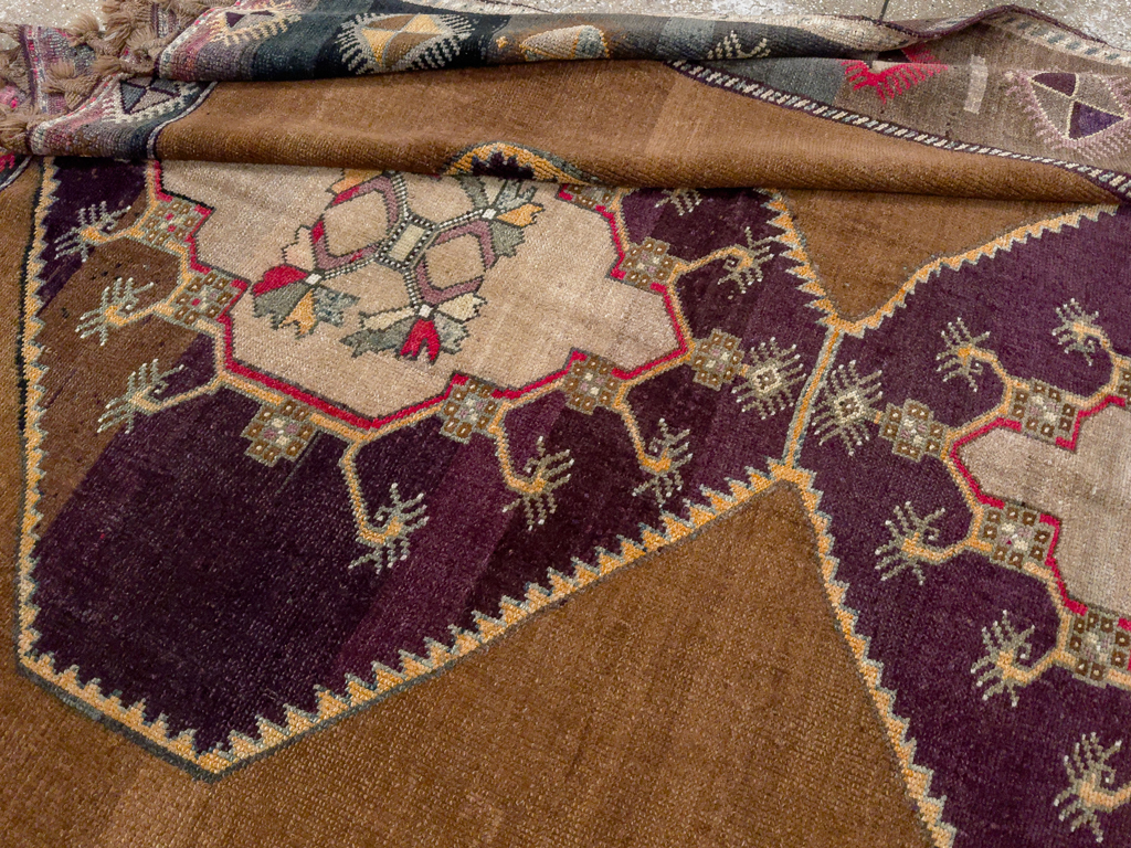Vintage Turkish Anatolian Tribal Room Size Carpet, No.33346 - Gsblank