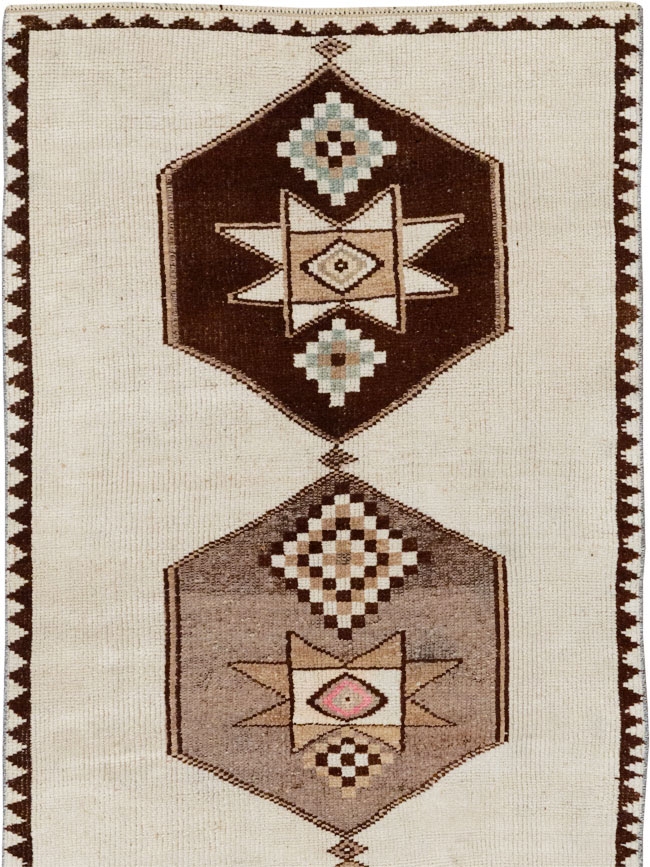 Vintage Turkish Anatolian Runner, No.33373 - Gsblank