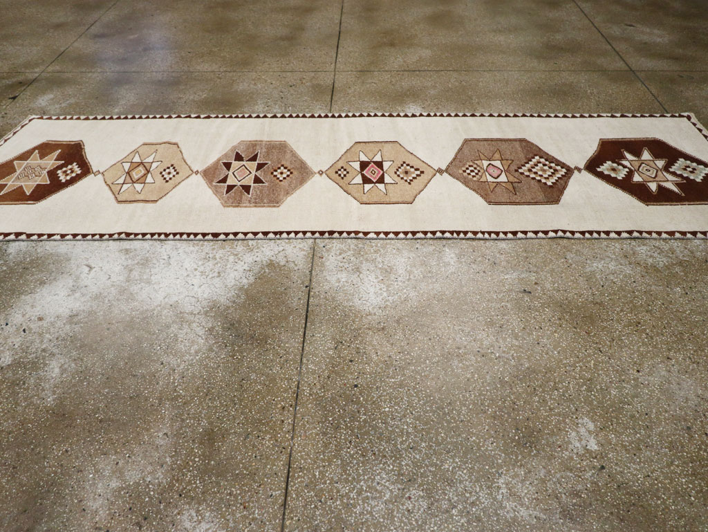 Vintage Turkish Anatolian Runner, No.33373 - Gsblank