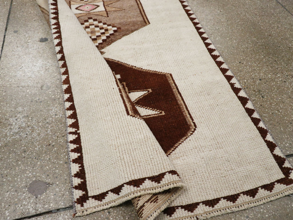 Vintage Turkish Anatolian Runner, No.33373 - Gsblank