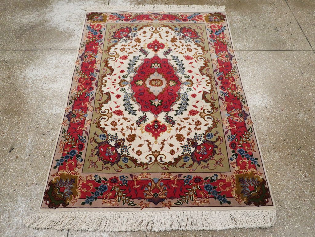Modern Persian Tabriz Throw Rug, No.33376 - Gsblank