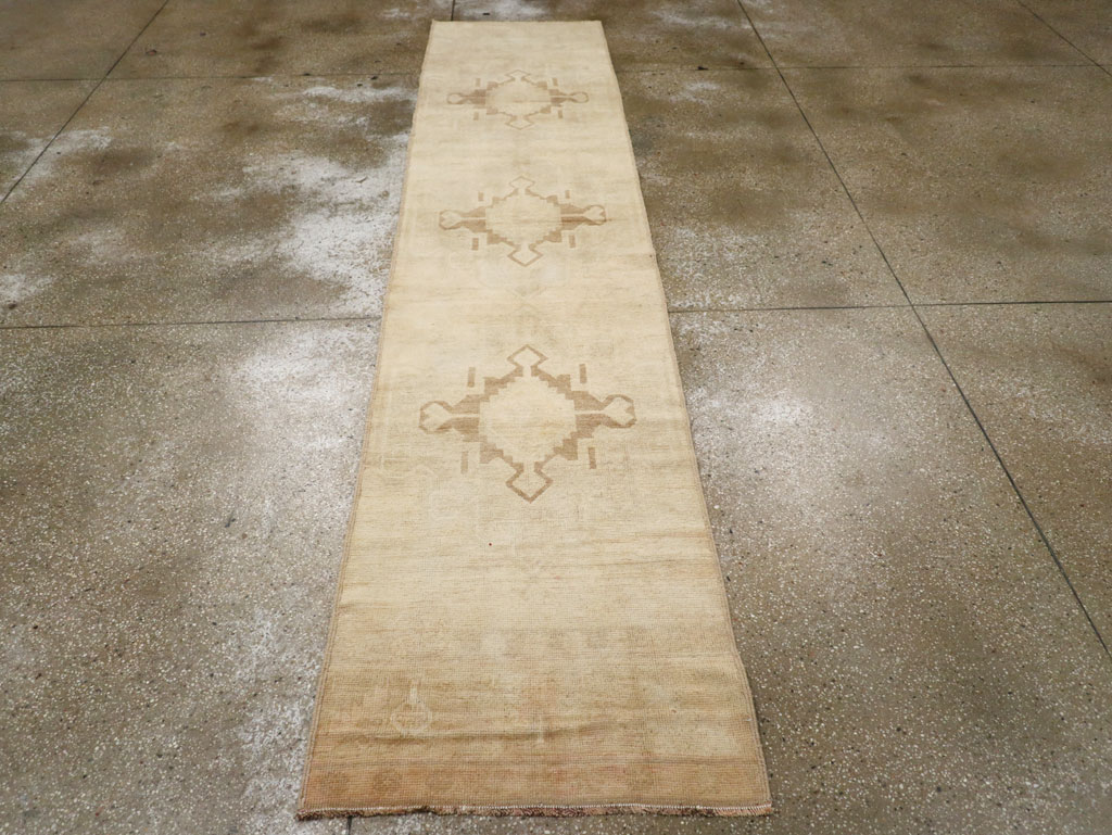 Vintage Turkish Anatolian Runner, No.33385 - Gsblank