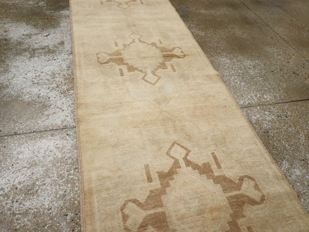 Vintage Turkish Anatolian Runner, No.33385 - Gsblank