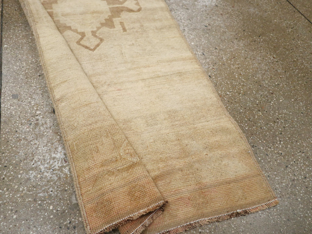 Vintage Turkish Anatolian Runner, No.33385 - Gsblank
