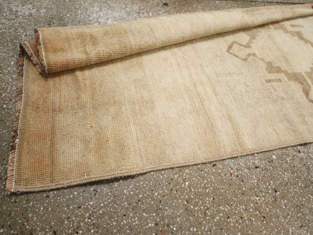 Vintage Turkish Anatolian Runner, No.33385 - Gsblank