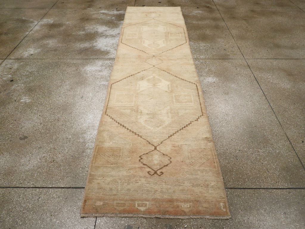 Vintage Turkish Anatolian Runner, No.33386 - Gsblank