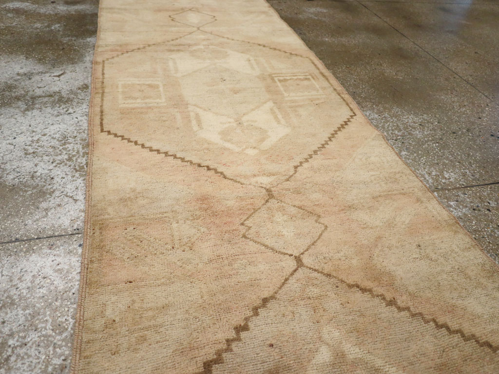 Vintage Turkish Anatolian Runner, No.33386 - Gsblank