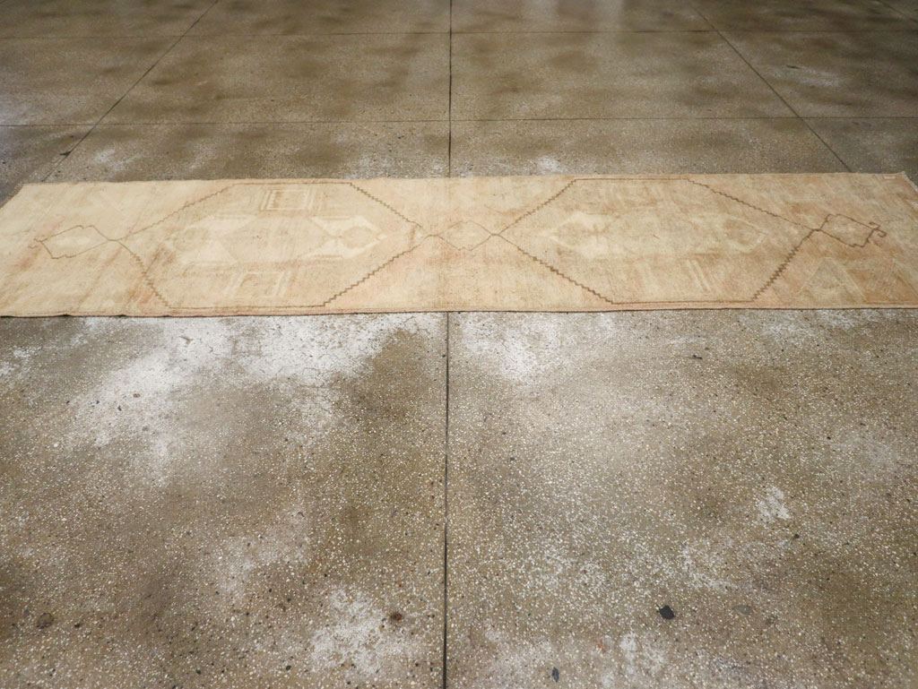 Vintage Turkish Anatolian Runner, No.33386 - Gsblank