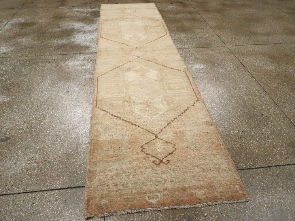 Vintage Turkish Anatolian Runner, No.33386 - Gsblank