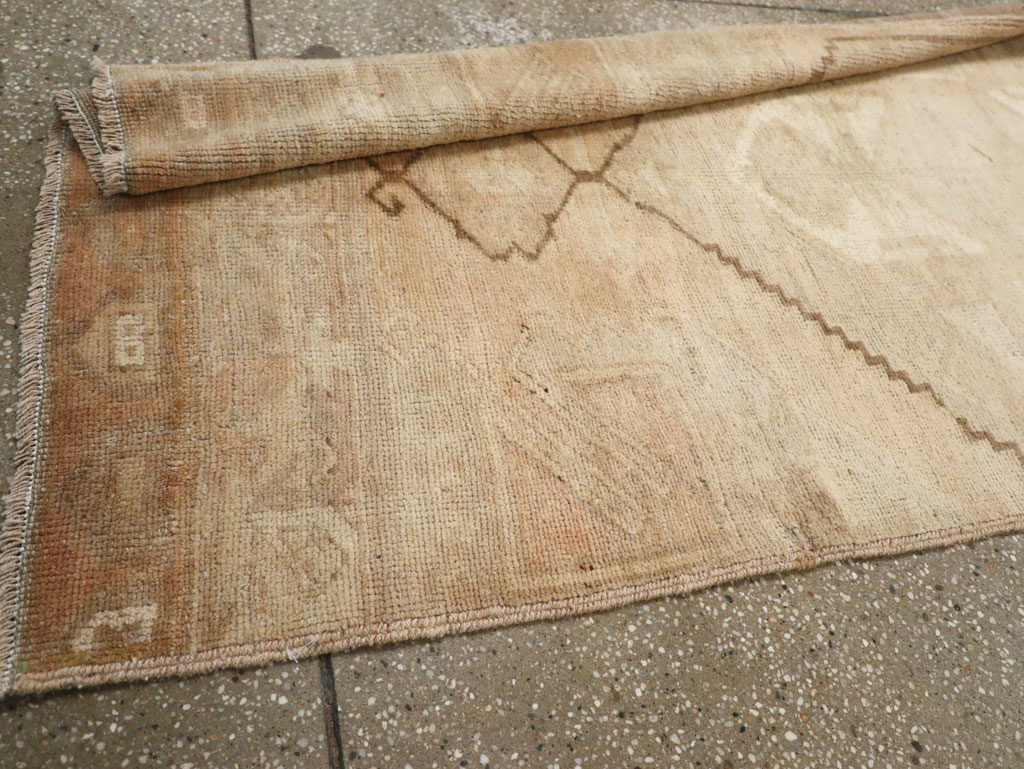 Vintage Turkish Anatolian Runner, No.33386 - Gsblank