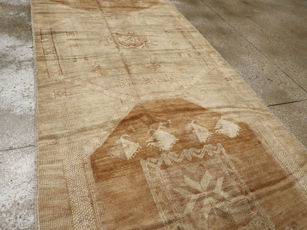 Vintage Turkish Anatolian Wide Gallery Runner, No.33387 - Gsblank
