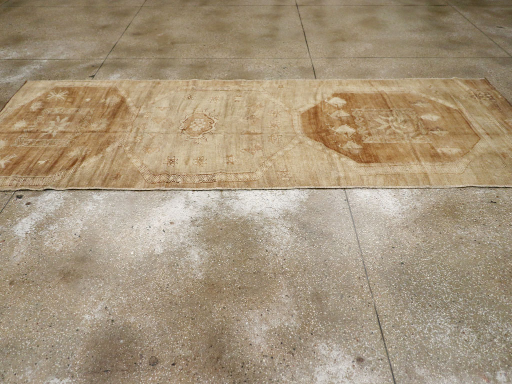 Vintage Turkish Anatolian Wide Runner, No.33387 - Gsblank