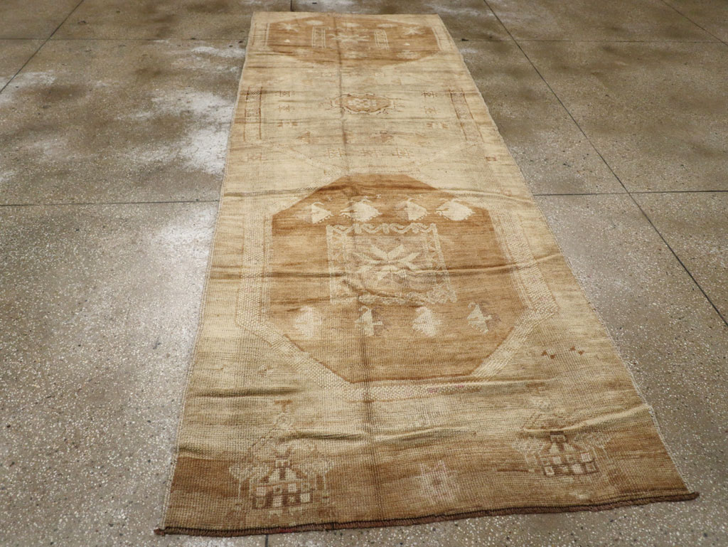 Vintage Turkish Anatolian Wide Gallery Runner, No.33387 - Gsblank
