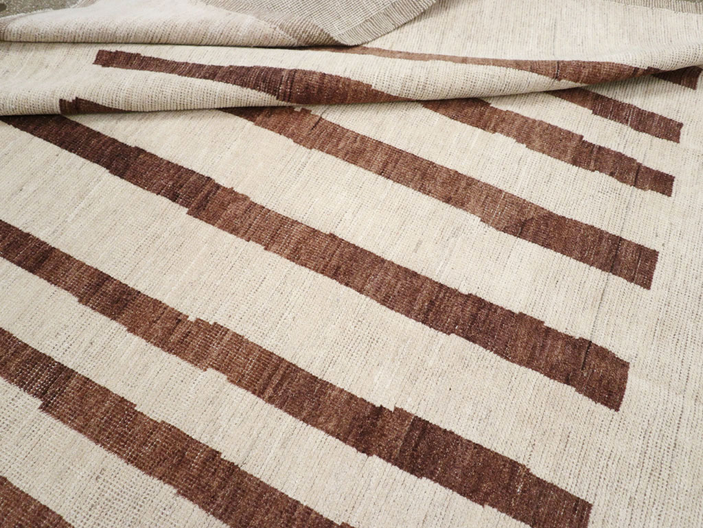 Modern East Turkestan Room Size Carpet, No.33418 - Gsblank