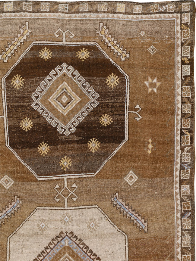 Vintage Turkish Anatolian Room Size Carpet, No.33422 - Gsblank