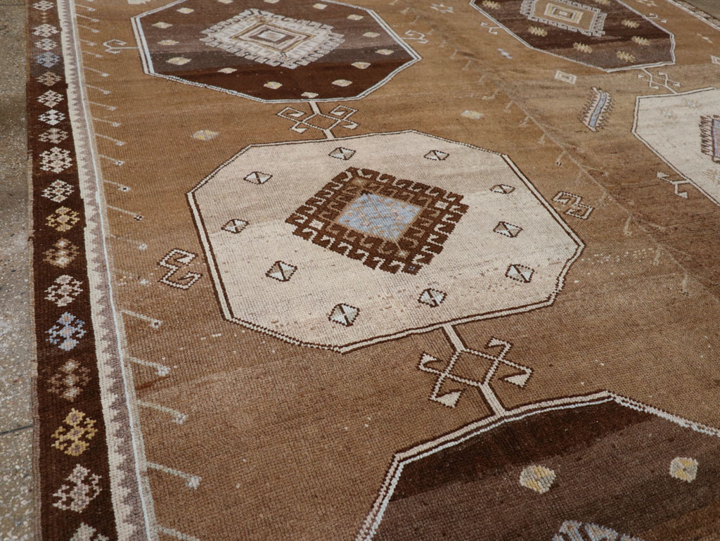 Vintage Turkish Anatolian Room Size Carpet, No.33422 - Gsblank