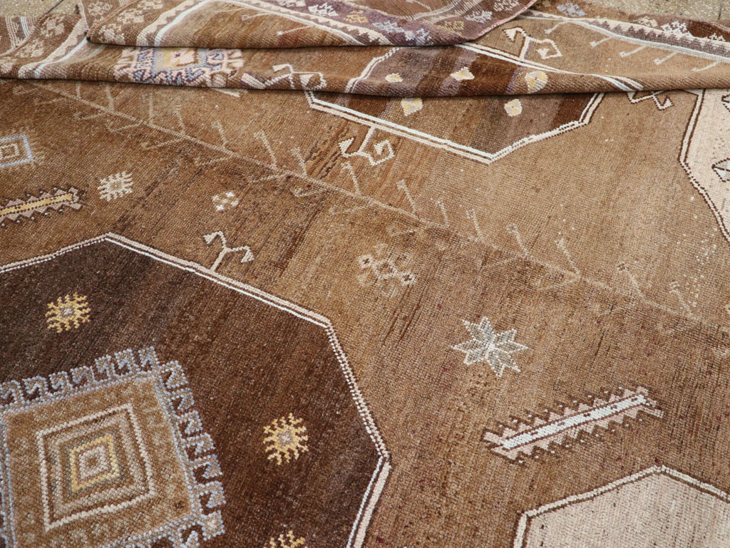 Vintage Turkish Anatolian Room Size Carpet, No.33422 - Gsblank