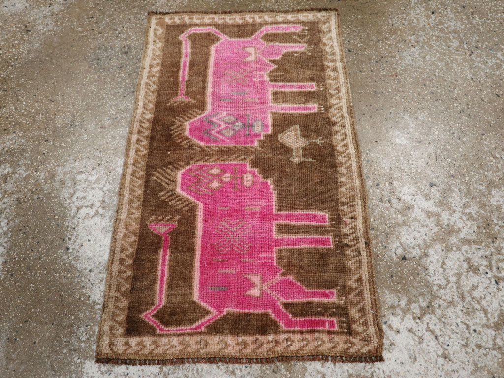 Vintage Turkish Anatolian Pictorial Rug, No.33431 - Gsblank