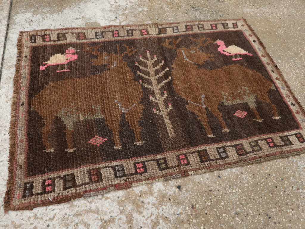 Vintage Turkish Anatolian Pictorial Rug, No.33433 - Gsblank