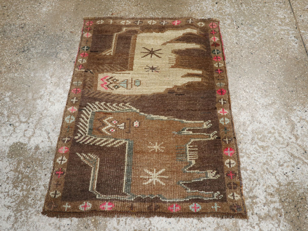 Vintage Turkish Anatolian Pictorial Rug, No.33434 - Gsblank