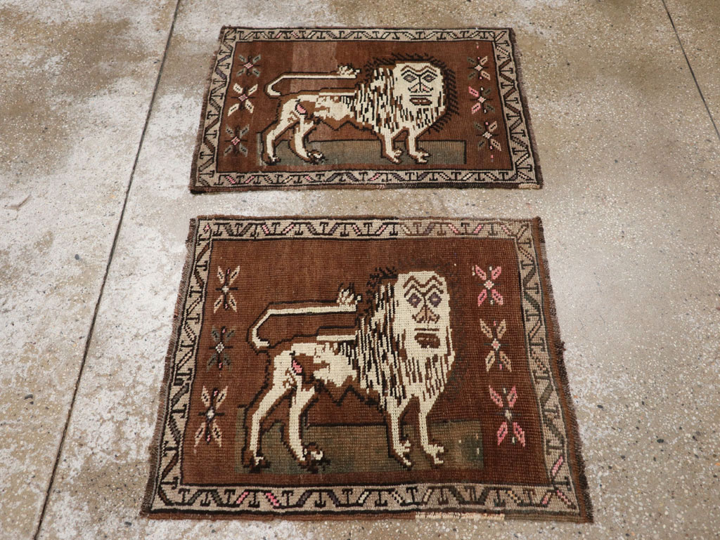 Vintage Turkish Anatolian Pictorial Rug (Pair: 2 of 2), No.33436 - Gsblank