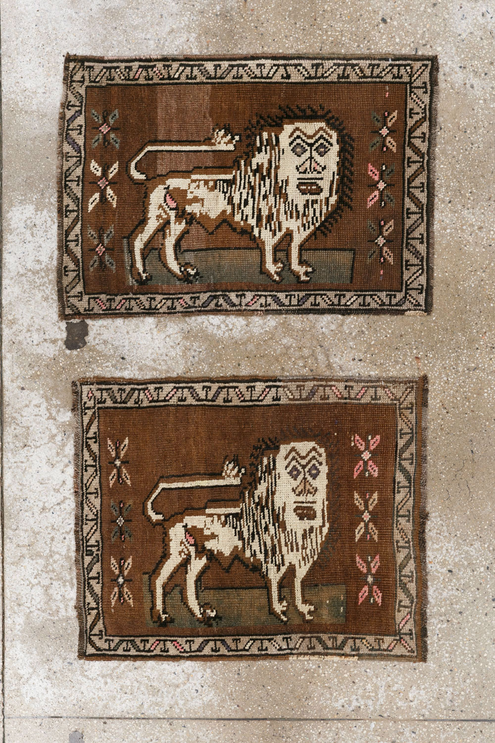 Vintage Turkish Anatolian Pictorial Rug (Pair: 2 of 2), No.33436 - Gsblank