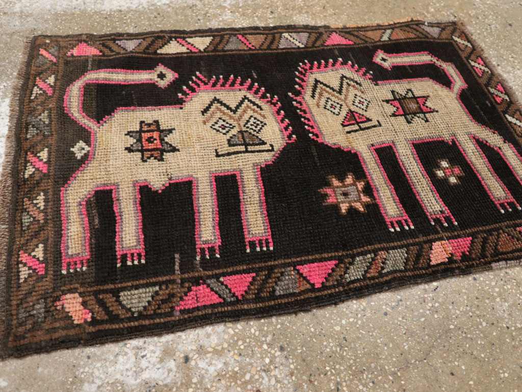 Vintage Turkish Anatolian Pictorial Rug, No.33438 - Gsblank