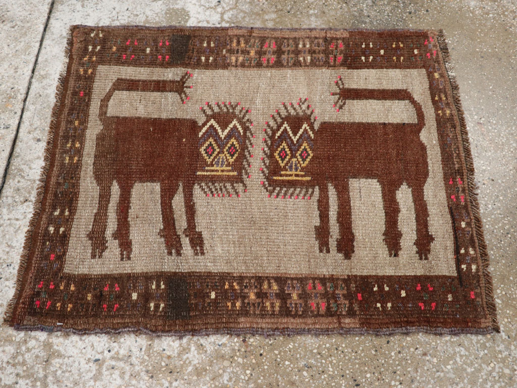 Vintage Turkish Anatolian Pictorial Rug, No.33439 - Gsblank