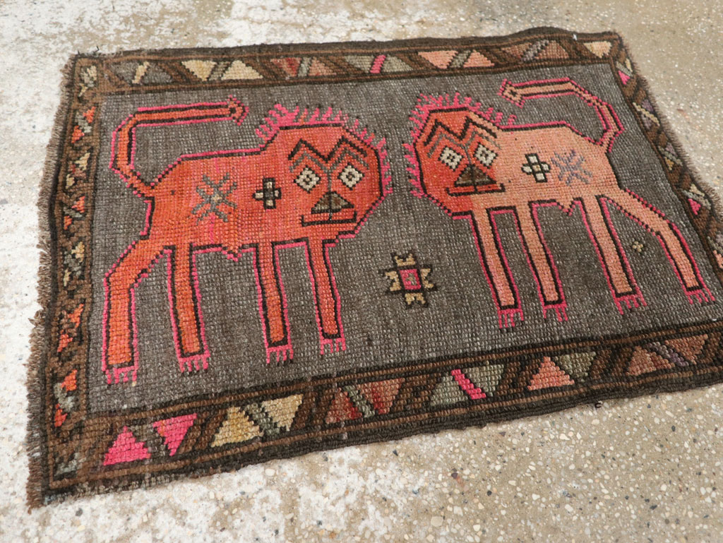 Vintage Turkish Anatolian Pictorial Rug, No.33440 - Gsblank