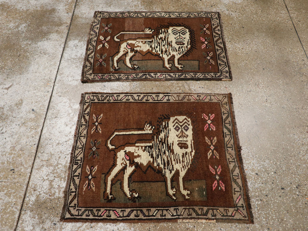 Vintage Turkish Anatolian Pictorial Rug (Pair: 1 of 2), No.33441 - Gsblank