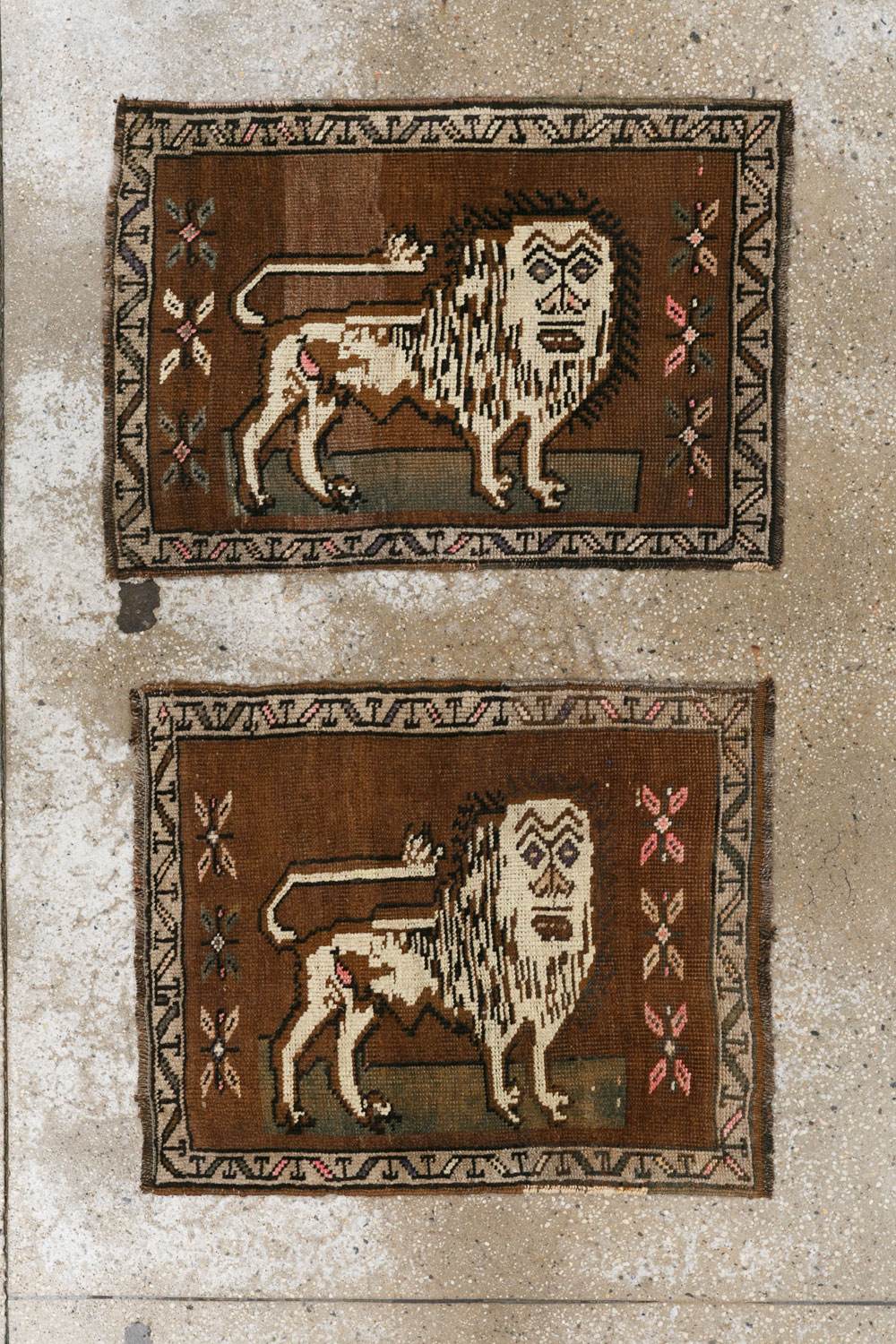 Vintage Turkish Anatolian Pictorial Rug (Pair: 1 of 2), No.33441 - Gsblank